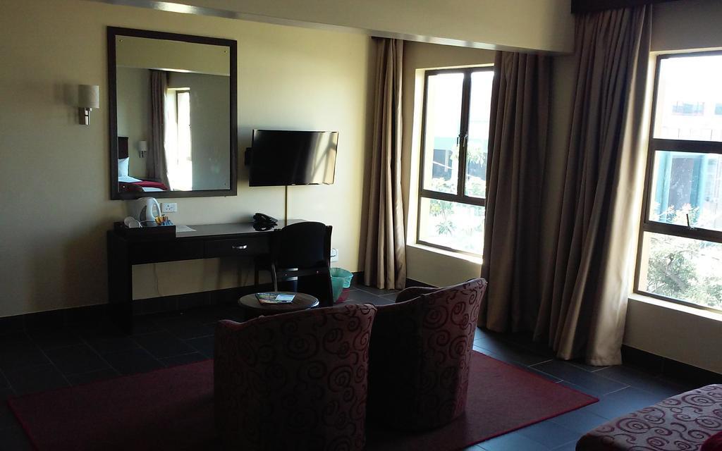 Grange Gardens Hotel Дърбан Екстериор снимка